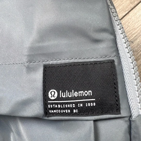 Everyday Backpack 2.0 23L
Asphalt Grey/Rhino Grey - Picture 7 of 7